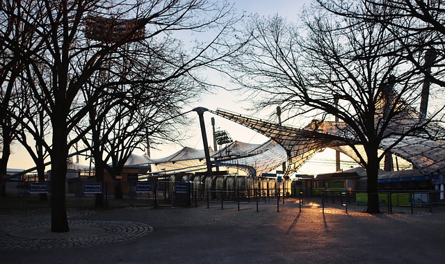 如何在青年 如何在青年